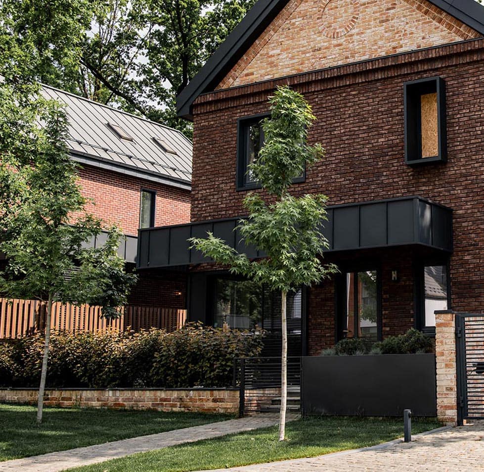spacious-house-with-brick-walls-and-modern-design