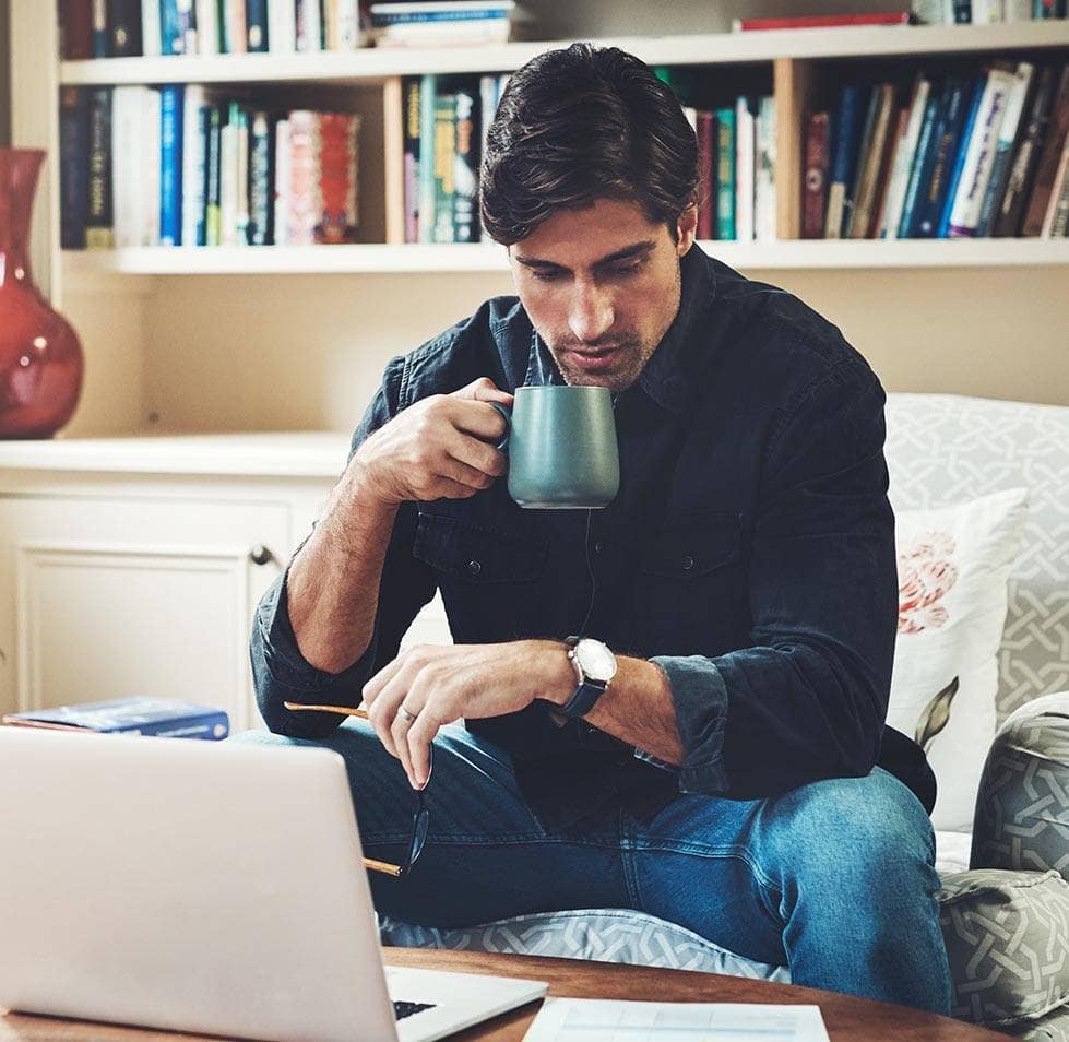 businessman-drinking-coffee