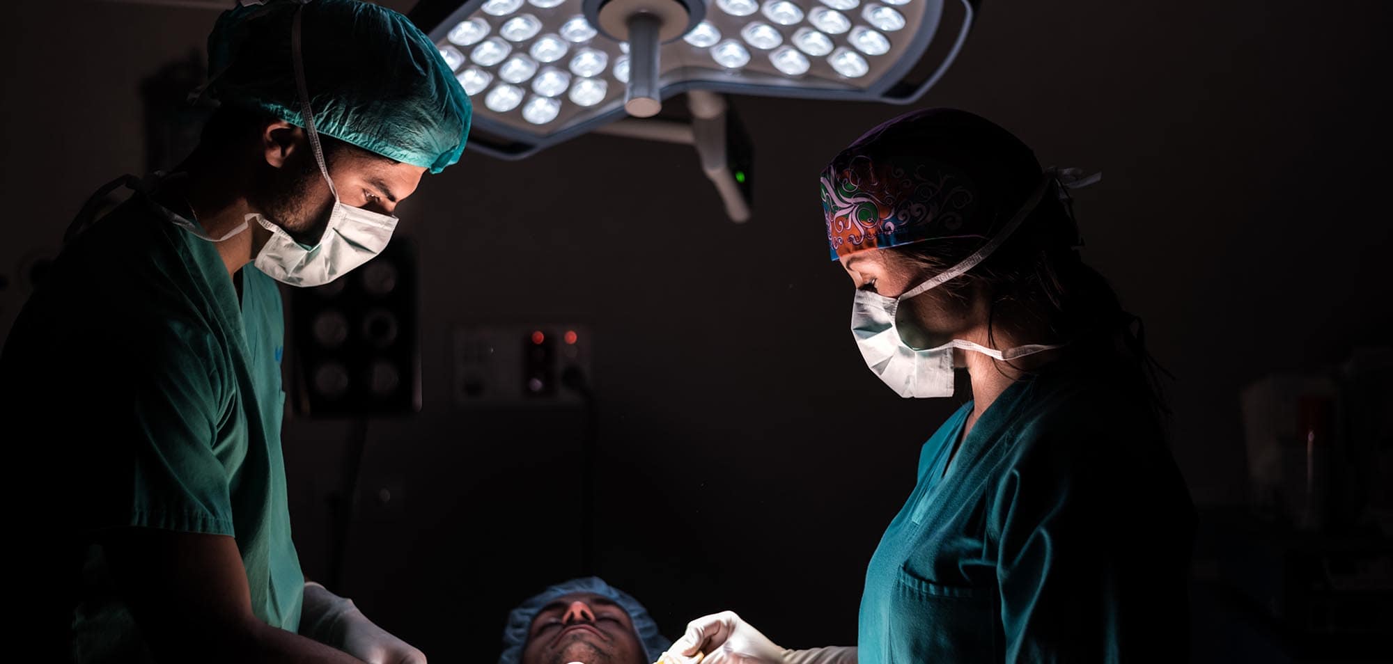 doctors-during-operation-in-hospital-operating room